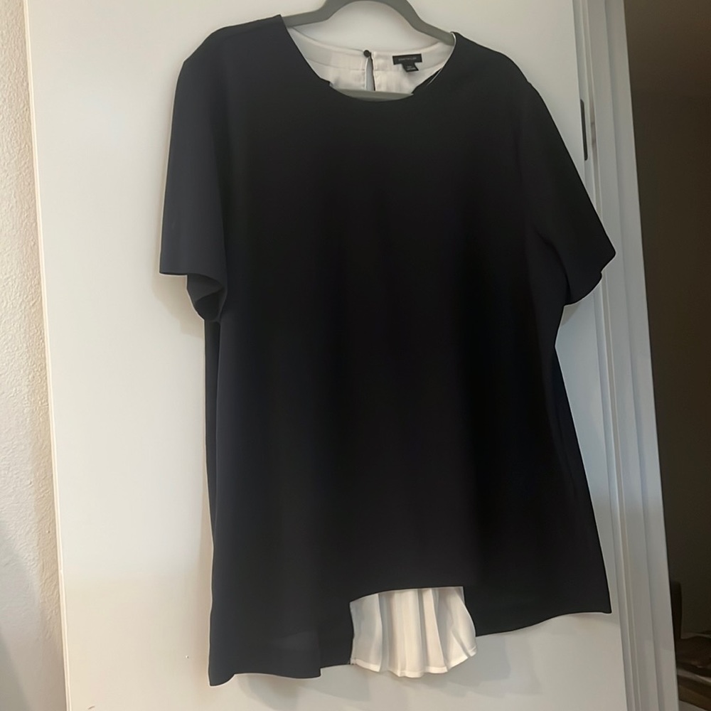 Navy blue and white ann taylor top